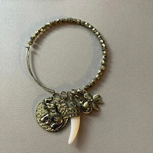 💚Fame accessories - vintage tone brass charm bracelet - adjustable OS fits most